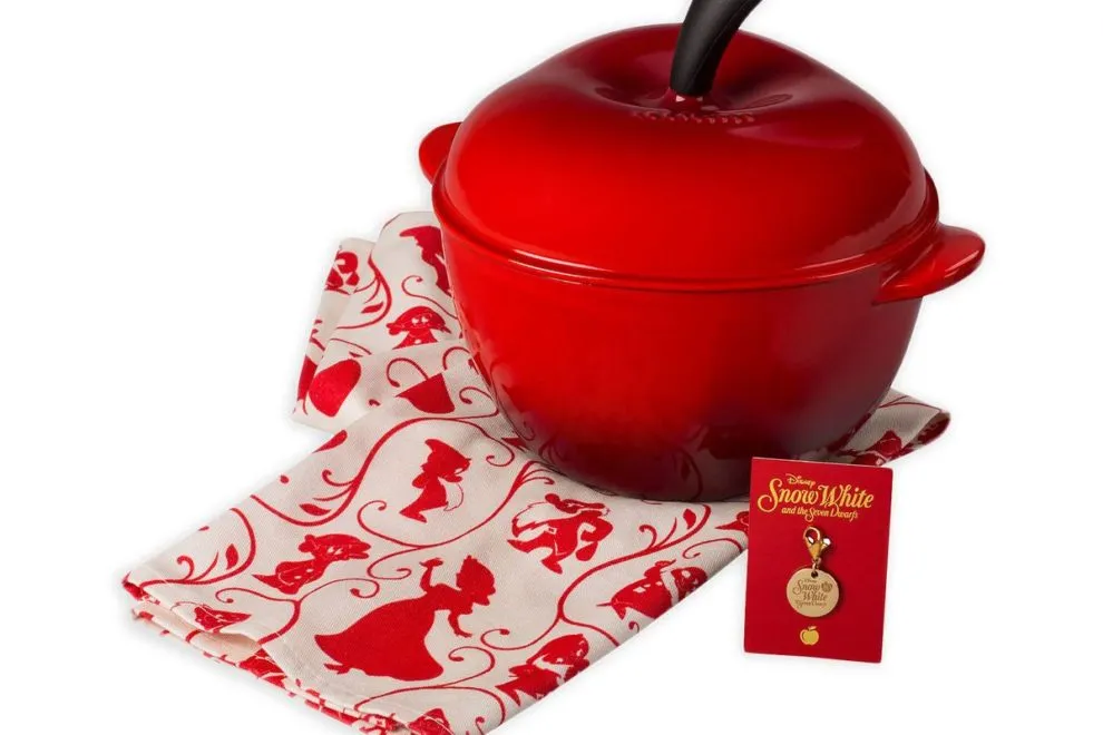 snow-white-le-creuset-e1510406470555.jpg