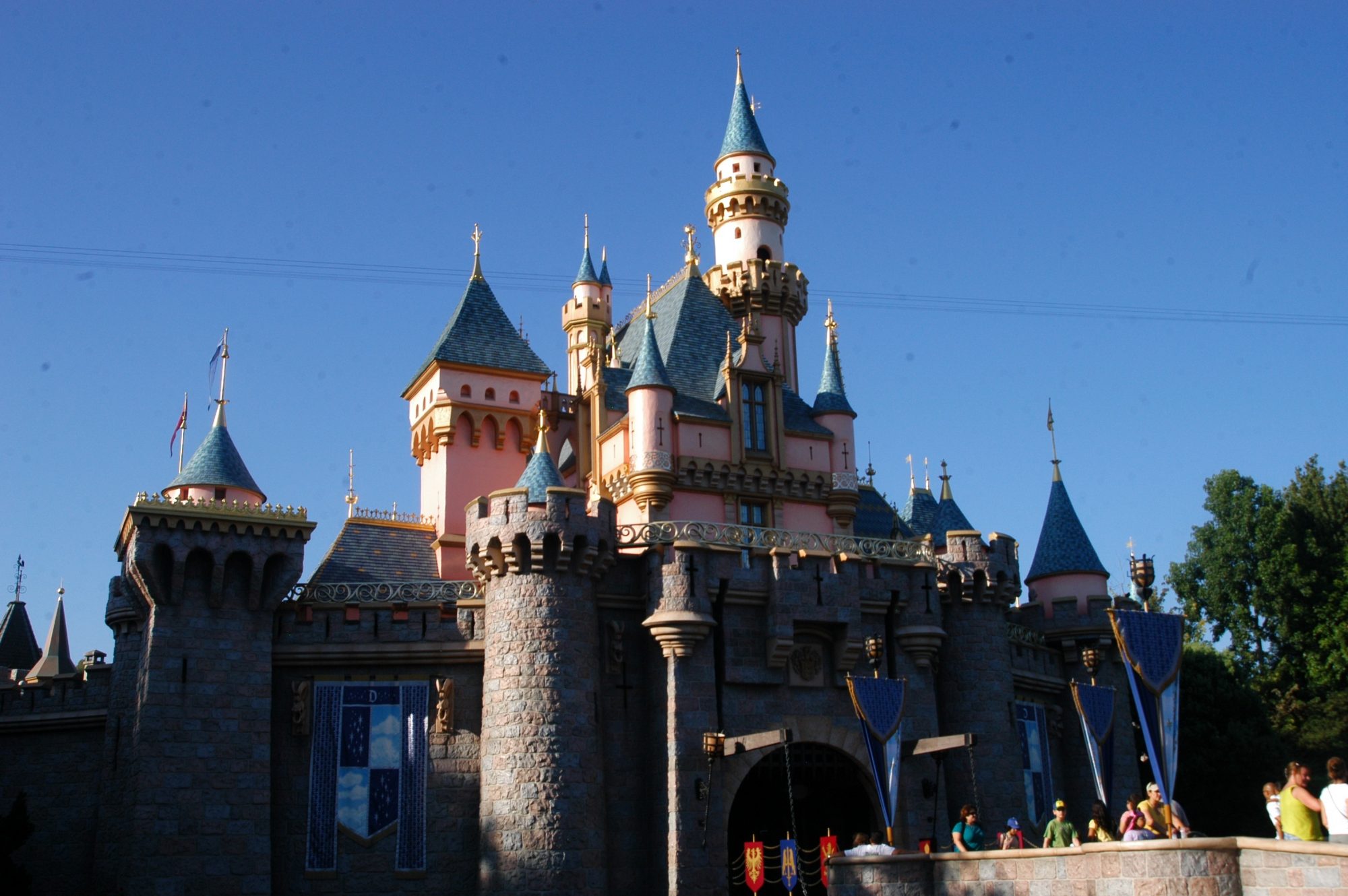Disneyland shuts down two cooling towers after Legionnaires