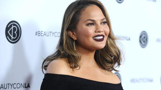 chrissy-teigen-red-carpet