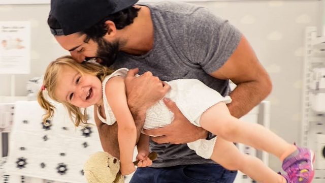 Justin Baldoni and his daughter