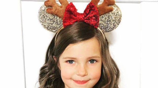 picture-of-christmas-minnie-mouse-ears-reindeer-photo
