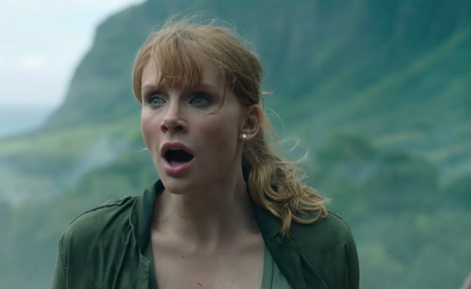 Jurassic World Finally Gives Claire Some Acceptable Footwearhellogiggles