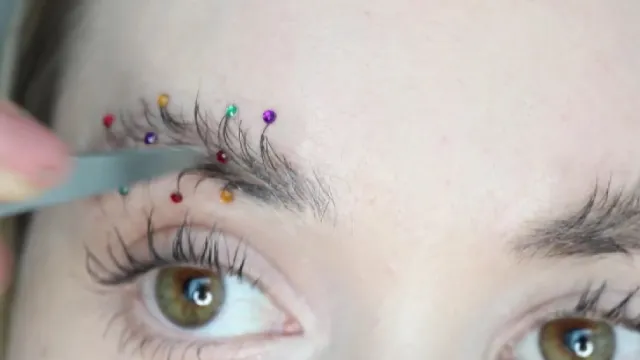 christmas-tree-brows