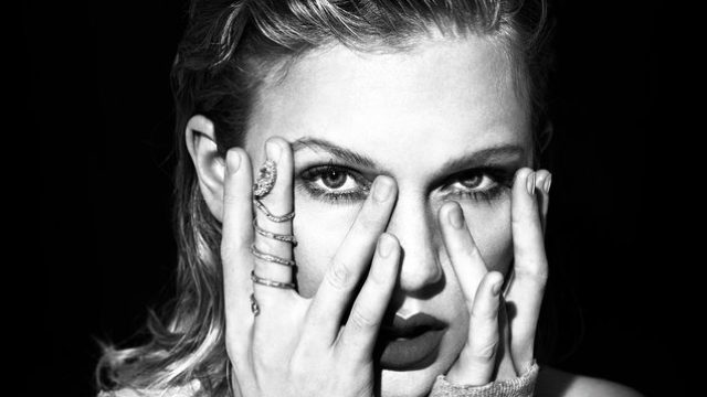 picture-of-taylor-swift-reputation-snake-ring-photo
