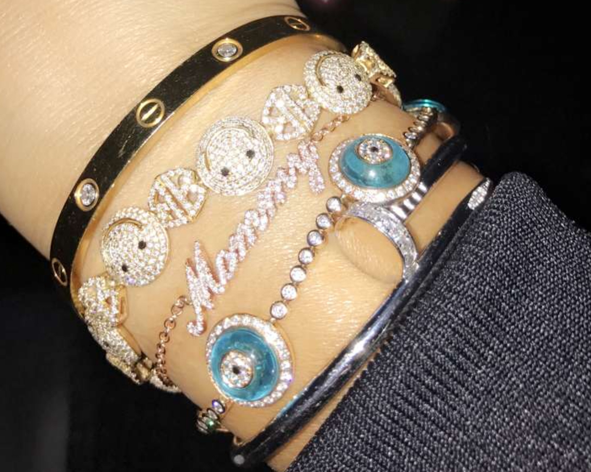 Kardashian cartier outlet bracelet