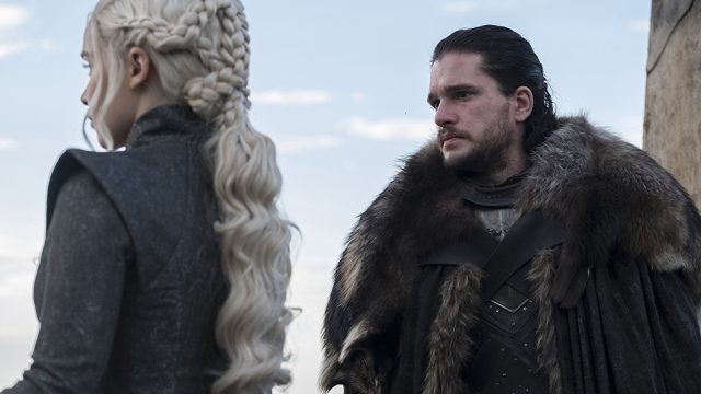Photo of Kit Harington and Emilia Clarke in "Game of Thrones"