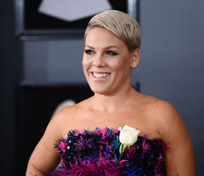 this-is-the-bra-pink-wore-during-her-2018-grammys-performancehellogiggles