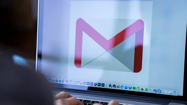 blue Gmail icon