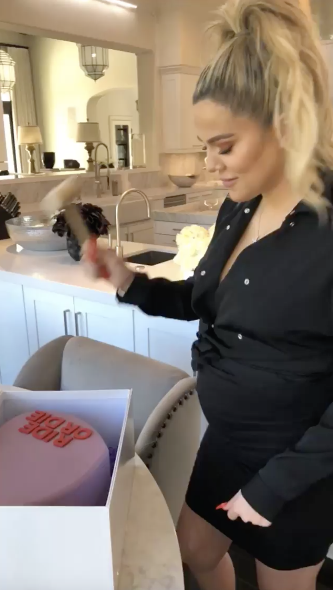 kylie-cake-2.png