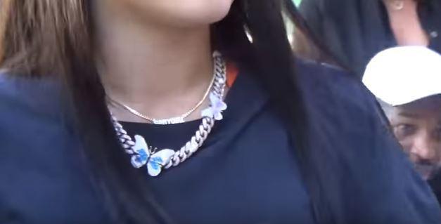 Kylie jenner hot sale name necklace