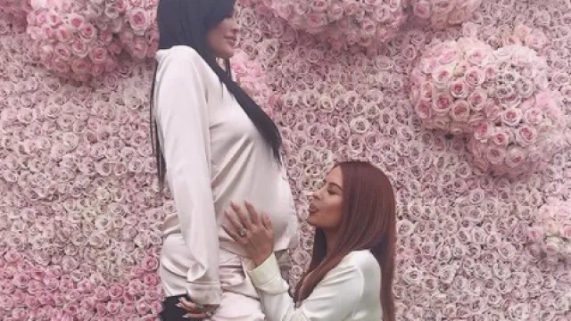 Picture of Kylie Jenner Pregnancy Pics