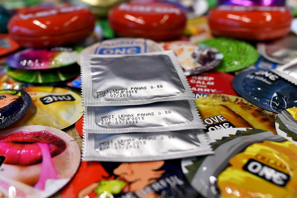 condom_date.jpg