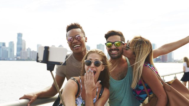Take a hands-free selfie with this new gadget