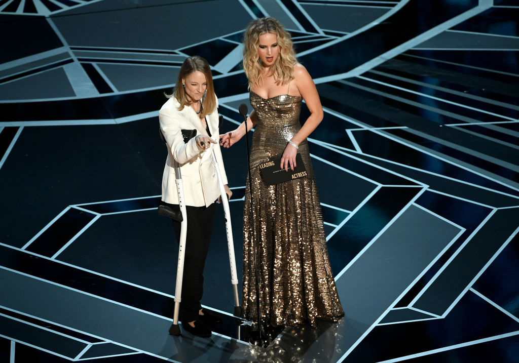 Jodie Foster On Crutches at the Oscars 2018, Here's What We