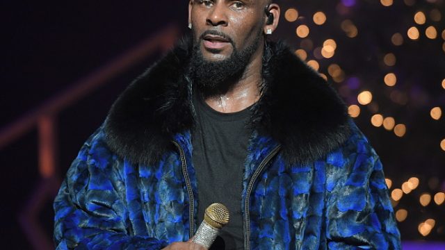R. Kelly accused of keeping teenage girl as a "pet"