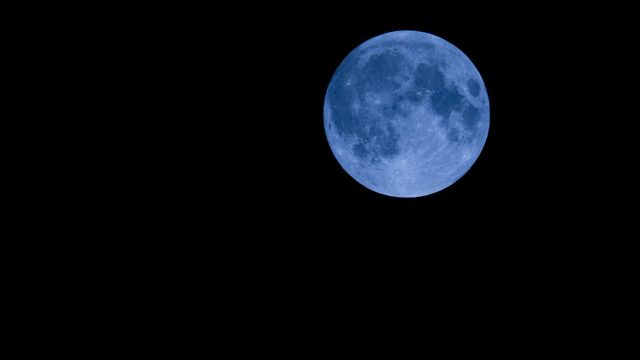Image of a blue moon