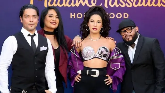 Photo of Selena Quintanilla Wax Figure at Madame Tussauds