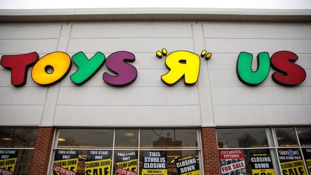 Bed Bath and Beyond is accepting Toys "R" Us gift cards