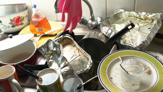 13 Kitchen Items You Should Probably Throw Away Soon