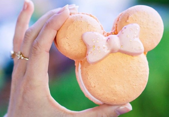 Sweet Treats: food, photography, life: Mickey Mouse Macarons