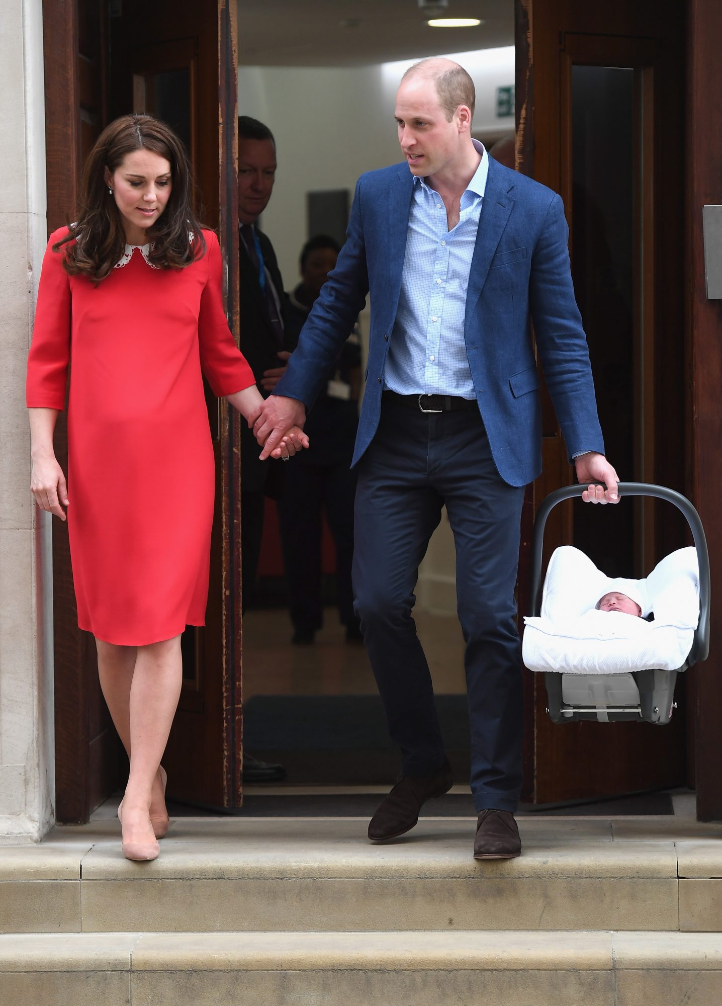 Kate-and-Will-leaving-the-hospital.jpg
