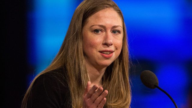Chelsea Clinton defends Vanessa Trump on Twitter.