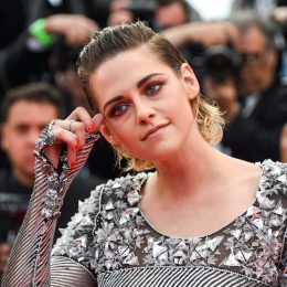Kristen Stewart Takes Heels Off at Cannes
