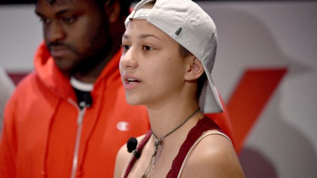 Emma González tweets support for Texas high school shooting victims.