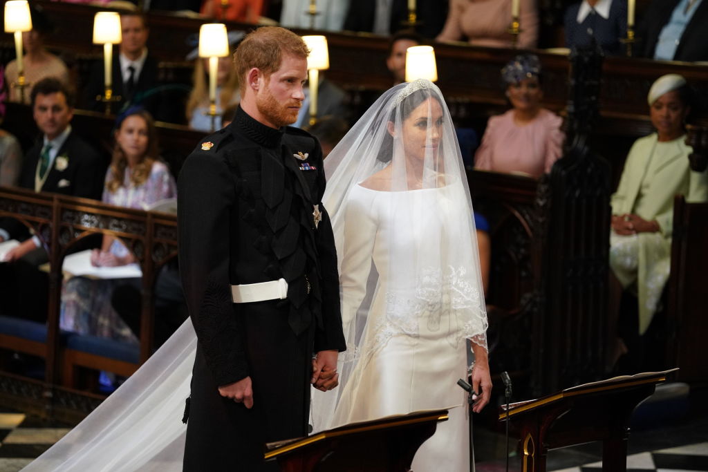 See Meghan Markles Wedding Dress From The Royal Weddinghellogiggles