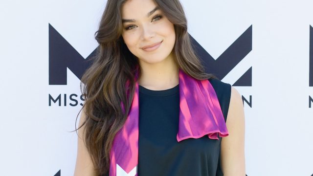 Hailee Steinfeld Keeps Cool With Mission