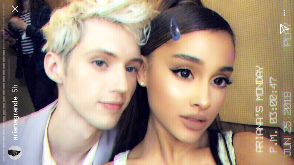 Ariana Grande Brought Back The '90s Snap Hair ClipHelloGiggles