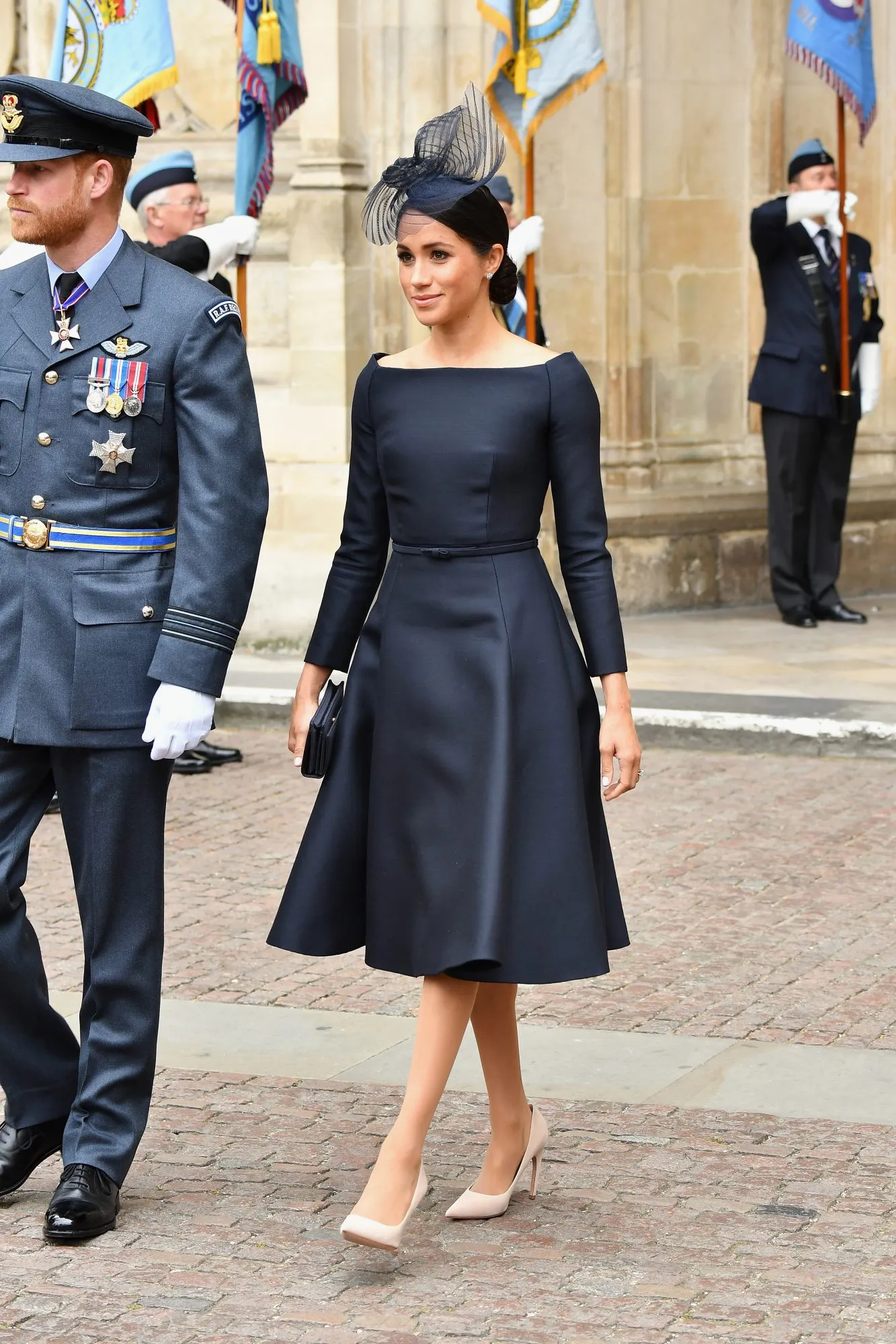 Meghan markle outlet black heels