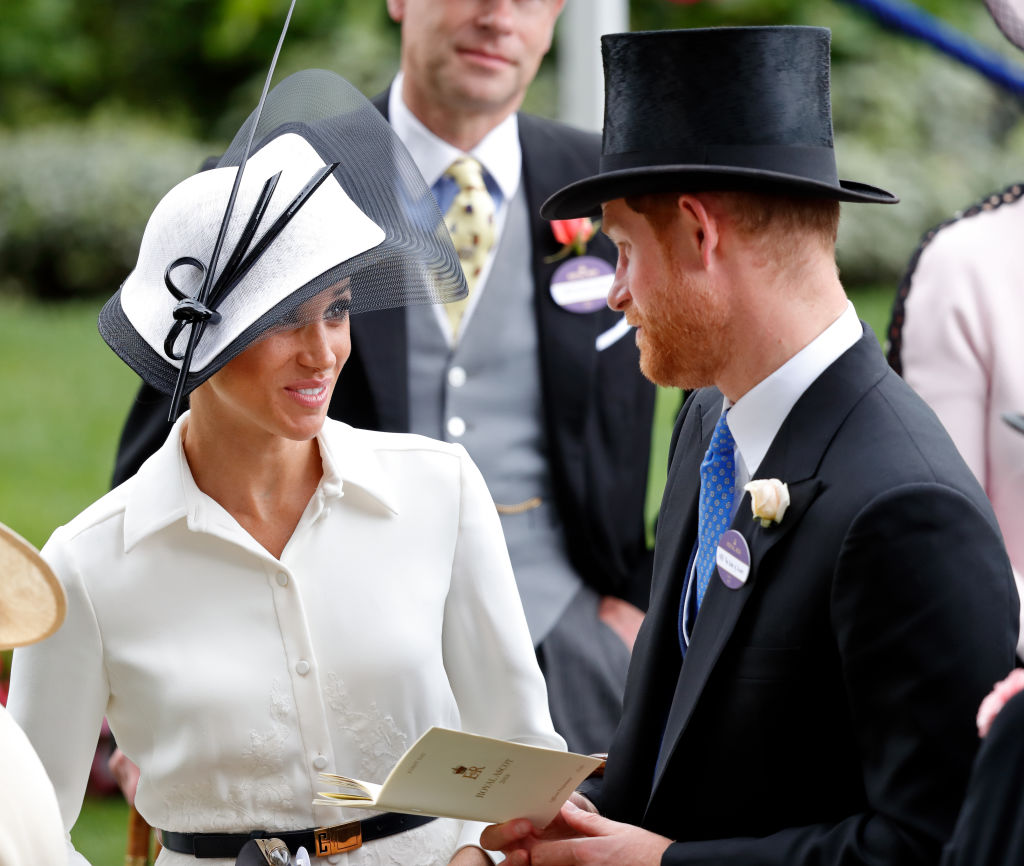 picture-of-meghan-markle-hat-photo.jpg