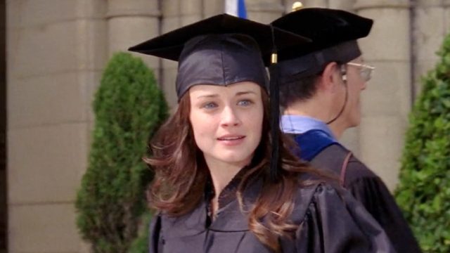 Rory graduates from Yale on "Gilmore Girls"