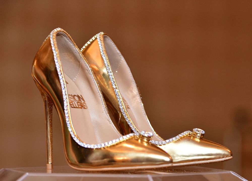 Niche Magazine - Jada Dubai introduced the most expensive shoes in the  world . A pair of high-heels that are made of real gold, silk, leather, and  embellished with two round 15-carat