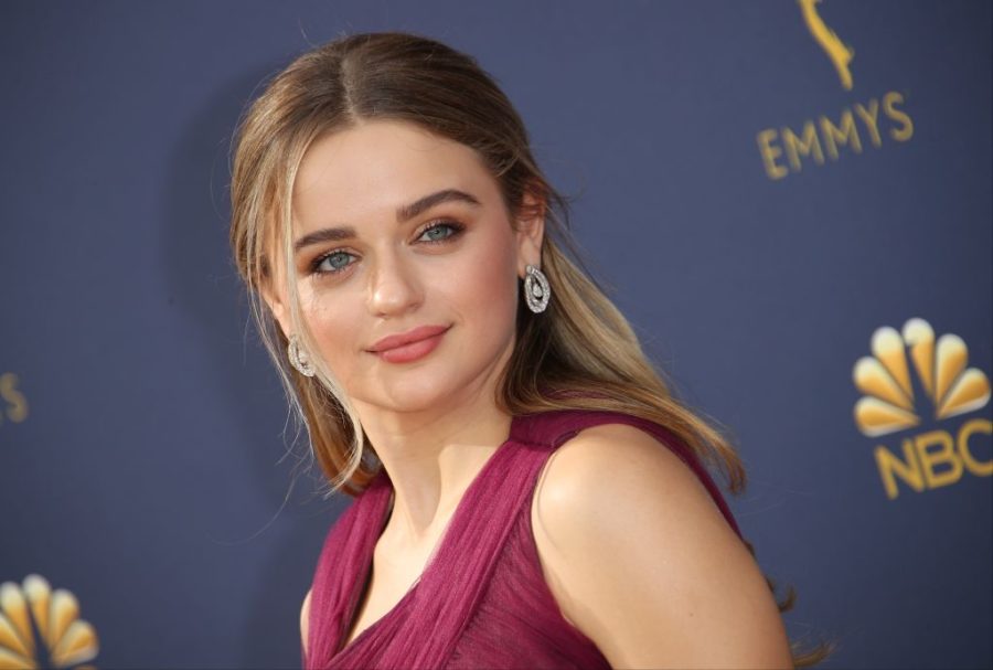 Joey King Calls Out Passenger Who Thought She Had CancerHelloGiggles