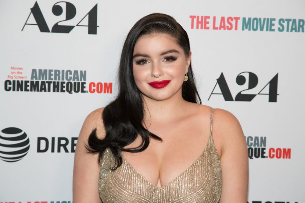 Ariel Winter Shows Off Minimal Makeup and High PonytailHelloGiggles