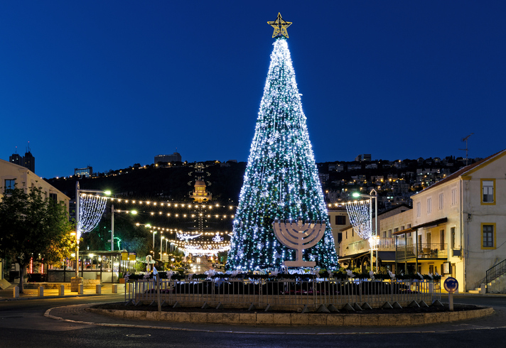 hannukahchristmastree.jpg