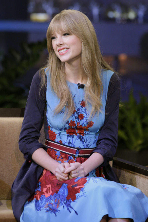 taylor-bangs-e1544569551517.jpg