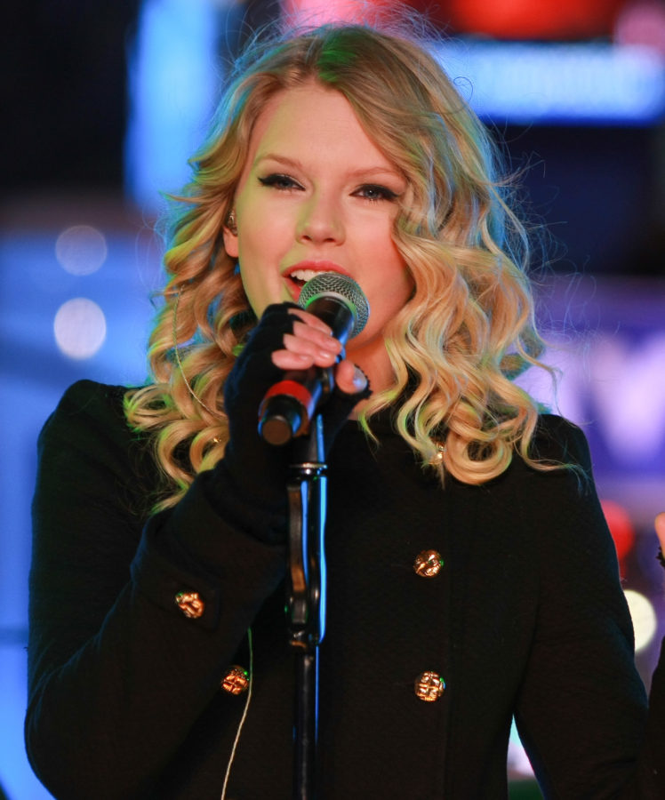 taylor-nye-e1544568301529.jpg