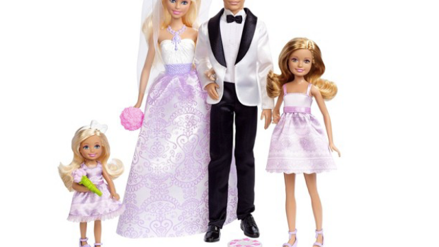 Buitenlander Duplicatie Grote hoeveelheid Gay Couple Inspires Mattel To Make First Same-Sex Wedding BarbieHelloGiggles