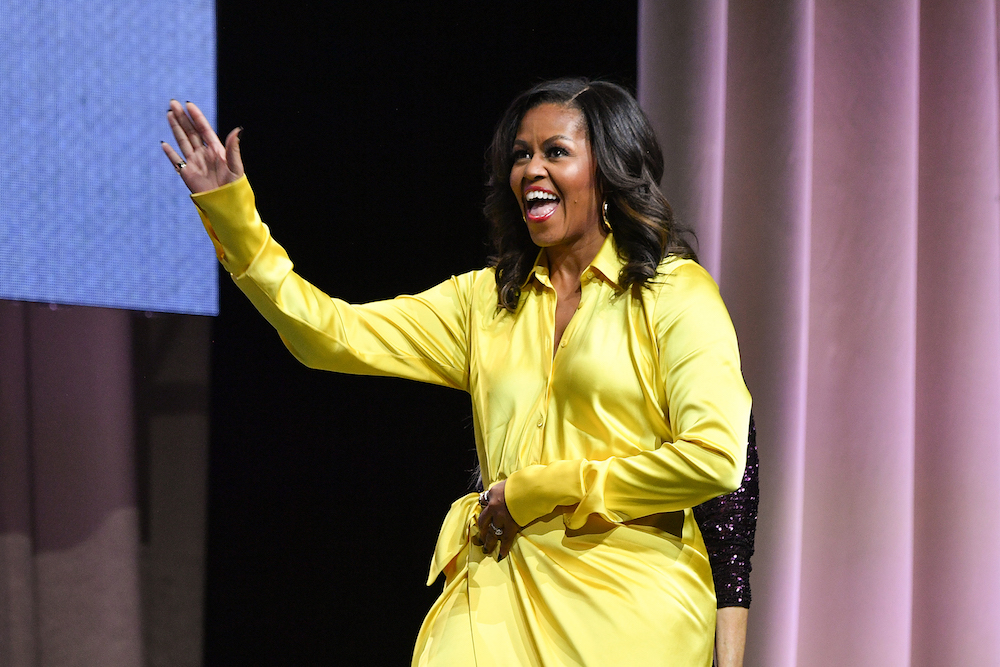 afstand Nysgerrighed Belyse Michelle Obama Wore Gold, Glittery Thigh High Boots On Her Book  TourHelloGiggles