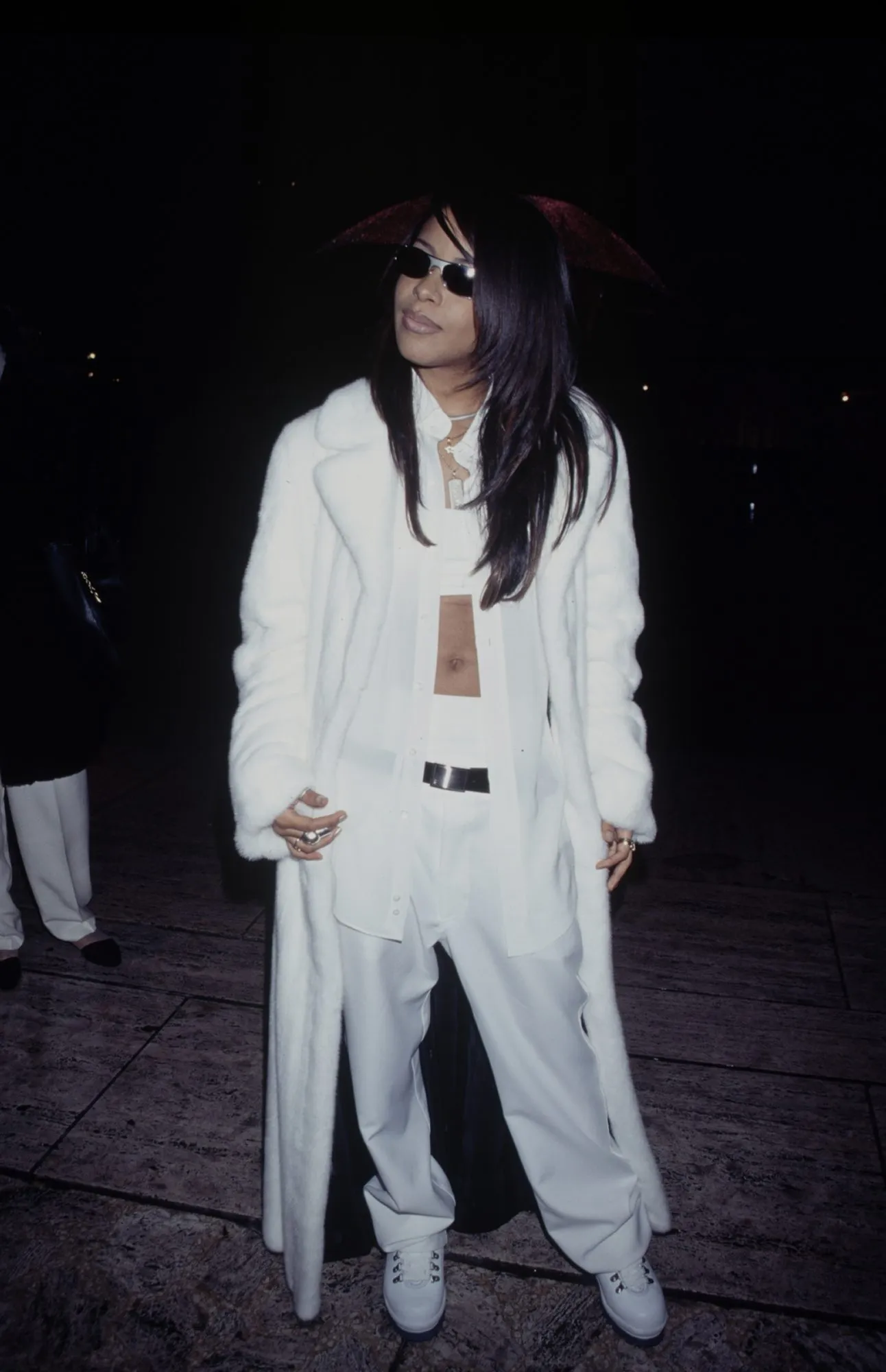 Aaliyah's Style and Beauty Through the Years: A CelebrationHelloGiggles