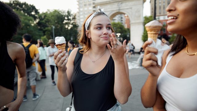 save money on food traveling