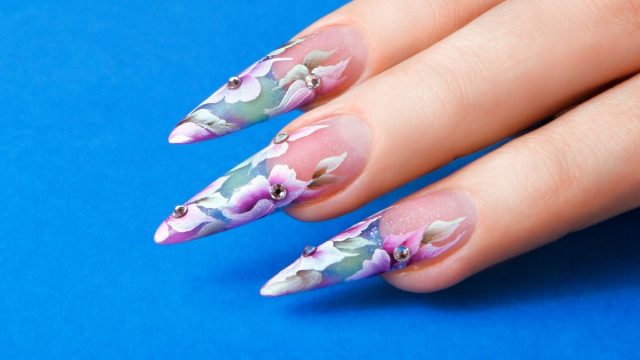 Flower nails for summer