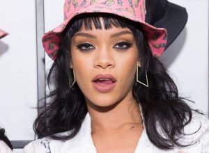 Rihanna wearing bucket hat