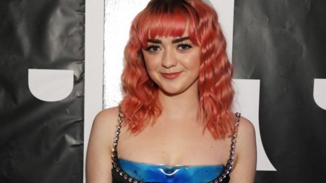 Maisie Williams with pink hair.