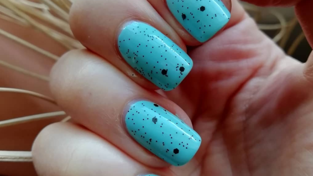 Speckle nails trend