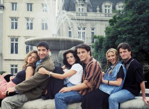 the friends fountain with the cast
