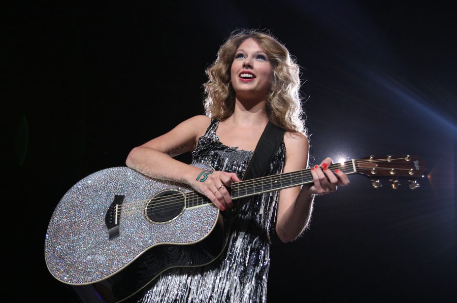 taylor swift sparkle guitar